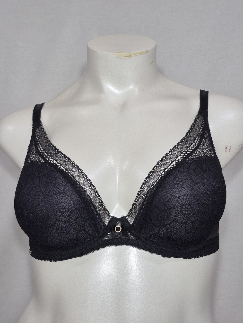 34DDD Chantelle 3682 Festivite Contour Plunge UW Bra Black